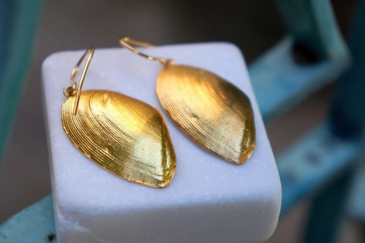 Real Clam Shell Earrings, 14K Gold Plated Brass Jewelry, Handmade Statement Jewelry Gift, Boho Birthday Gift for Women, Nature Inspired
